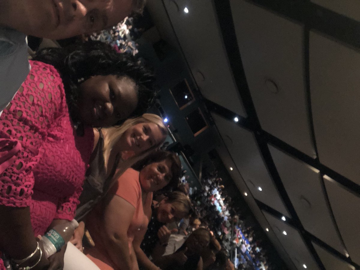 Mike_TaylorVB's tweet photo. Awesome team @Providence_ES ready for two great days of learning @vbschools admin conference #vbprovidencepride https://t.co/UJiiDUIWd9