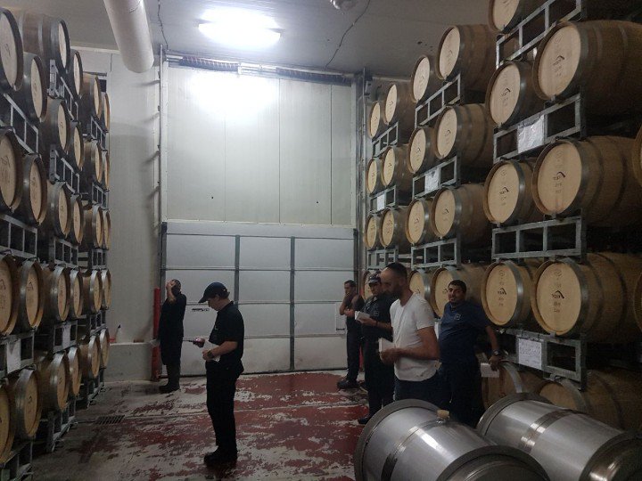 Where did you daven mincha today?
The harvest is here and it's hot, escape to the cool and recharge  
#barrelroom #bestplace #wine #prayer #Galilee #Israel #harvest <a href="/RoyalWineCorp/">Royal Wine Corp.</a> <a href="/Israeliwine/">IWPA</a>