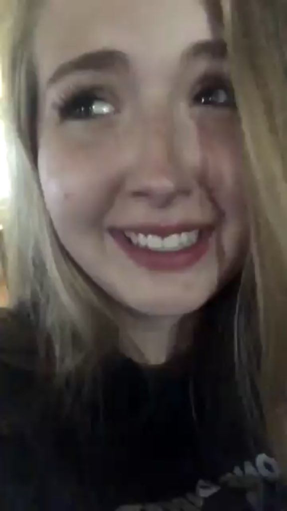 canyonslumbers's tweet image. this picture pretty much sums up how I handled #8YearsOfOneDierction