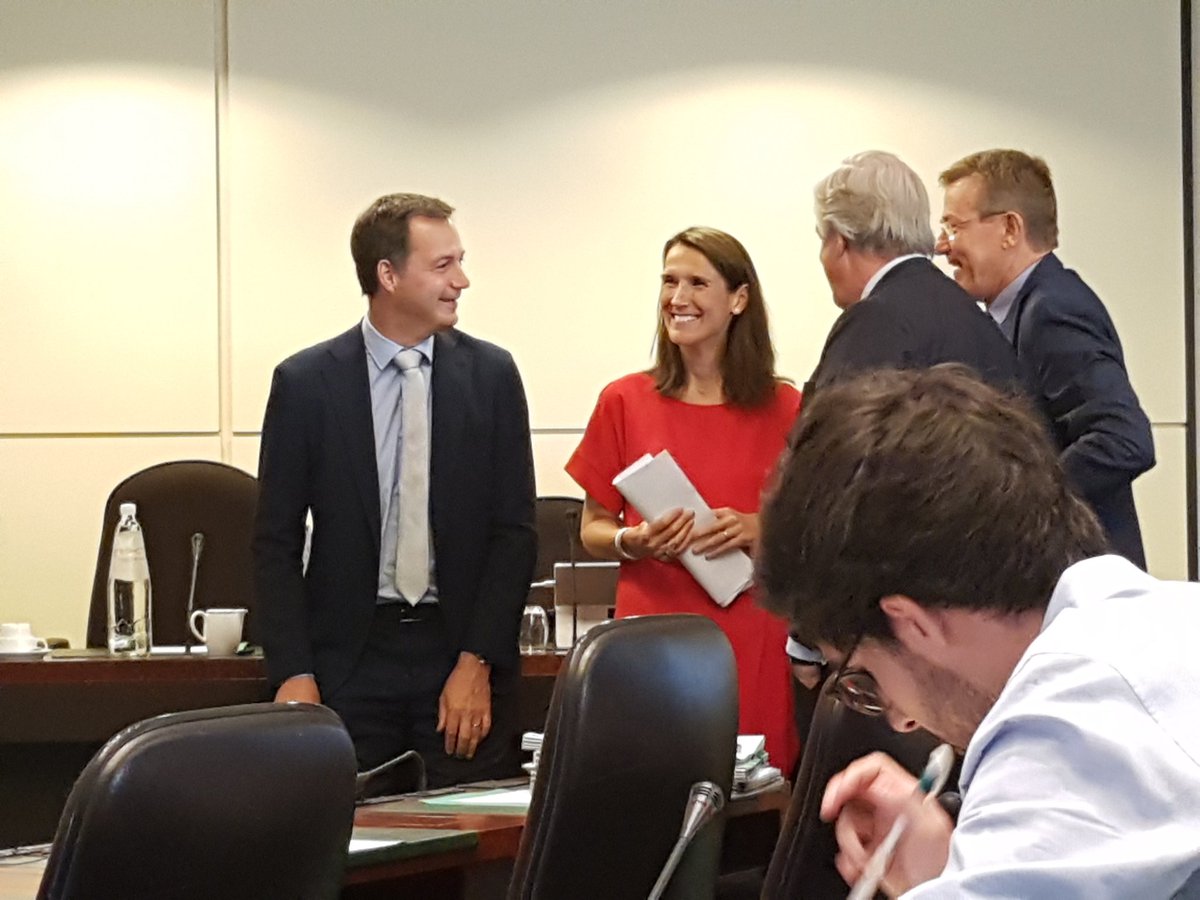 Benoitbp59's tweet photo. Deal pour l emploi, réduction deficit, pacte d investissement. Présentation de l accord en comm finances ce matin. Du bon boulot. https://t.co/bD0uqy5BmX