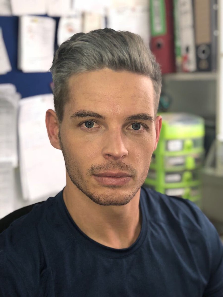 andrelotter's tweet photo. Rickus Welman se grey hair transformation op @Real7deLaan #saltandpepper #grey #shadesofgrey #destinguished #transformation Wat dink julle? https://t.co/AldeKURcfO