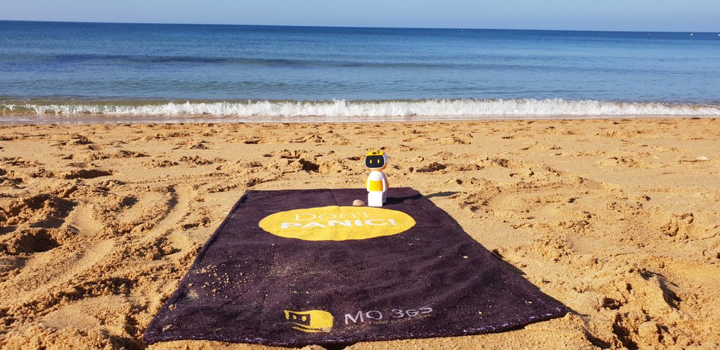 StefSuarezFr's tweet photo. @MO365_NWS accompanied me to enjoy some time at the #beach :) Now it's time to take off to our  #mo365 #teammeeting - we are looking forward :) #dontpanic #newworkstyle #Continental #futurework #flexibility https://t.co/753hcL4EVs