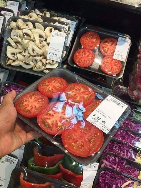 EcoInventos's tweet photo. ¿Qué necesidad hay de comprar un tomate con esa presentación y envase? 

¡Evítalo! Cómpralo en la frutería de tu barrio #reduce https://t.co/V4PVKM8KVy