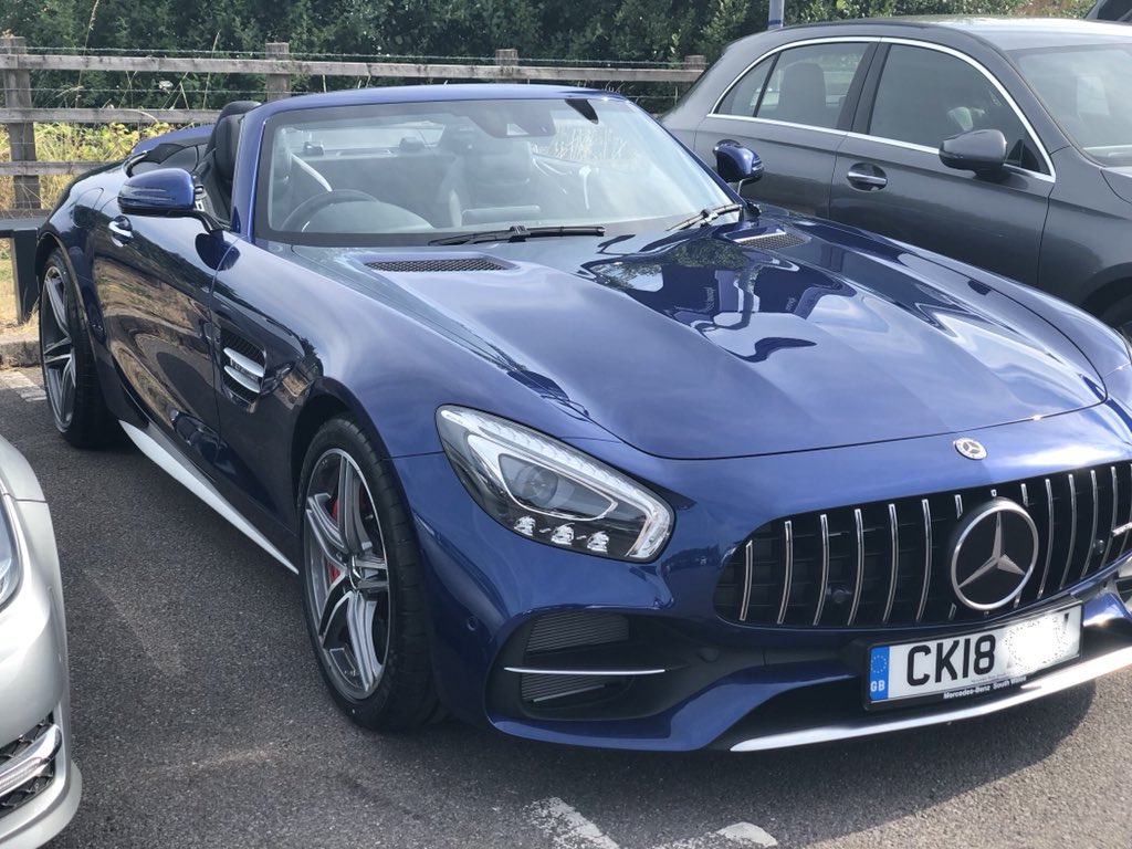 VIPmerc's tweet photo. We deliver the big cars to the big players, this AMG GTC Roadster this morning before it leaves for its new owner in the @premierleague... beauty 😍 & beast 🐲 rolled into one!
#MercedesBenz #AMG #gtc #roadster #mercedesvip #preseason https://t.co/m0MUN1DQZb