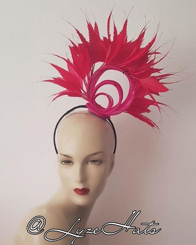 hatladylyze's tweet photo. RIS ~ 'The Eye Of The Storm' Rollercoasting Spiky Arrrow Feathers Seated On A Tiny Flat Base While Anchored To A Handmade Band, Finshed With Graded Sized Swarovski Crystals .
.
.
.
.
#ForTheConfidentWoman #ForThatWomanWithStyle #MakeThatStatementGirl
#Sp… https://t.co/vj1Oq53eSP https://t.co/6ifTXs48tC