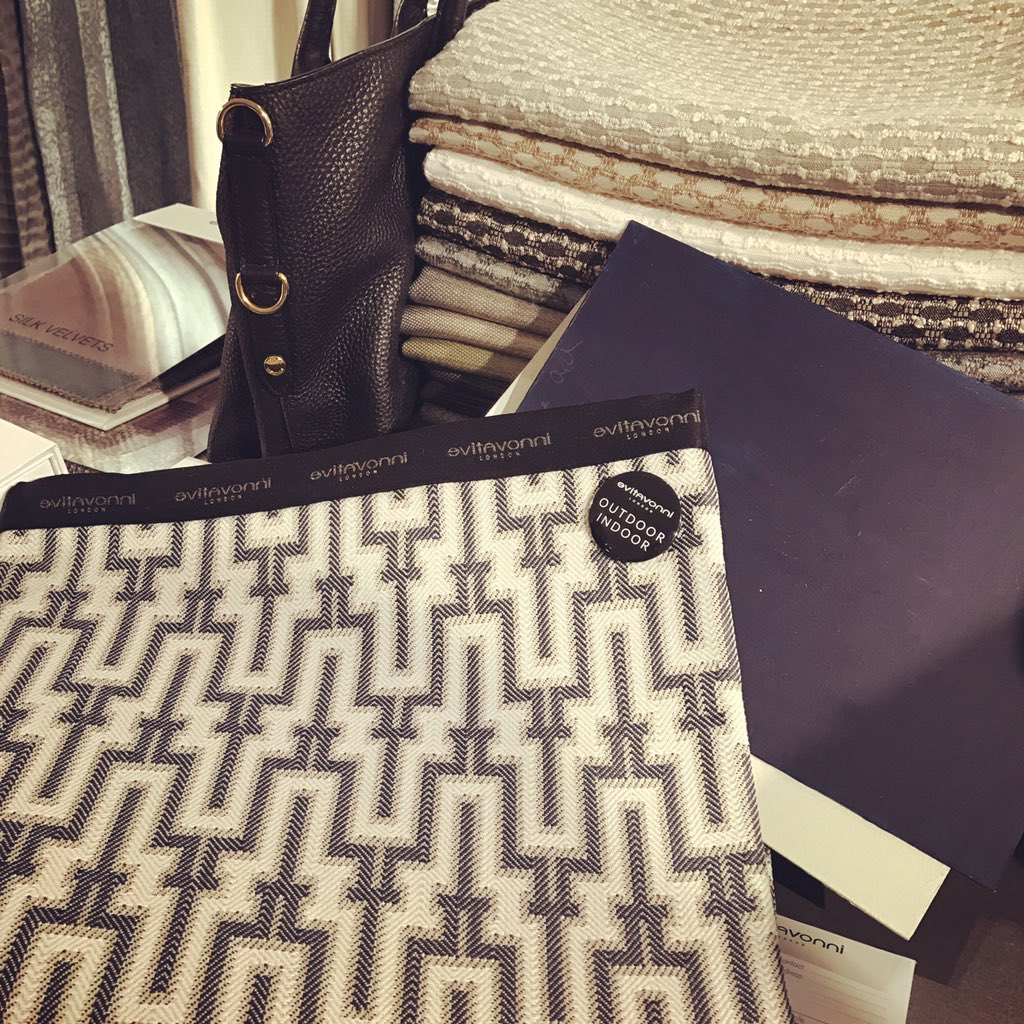 My morning project site visit is done and I have just enough time to look for a new colour scheme in Design Centre before another client meeting  #busywednesday #interiodesign #luxuryhomes #bespokedesign #bespokefurniture #luxuryliving #newcolourscheme #allurehouseinteriors