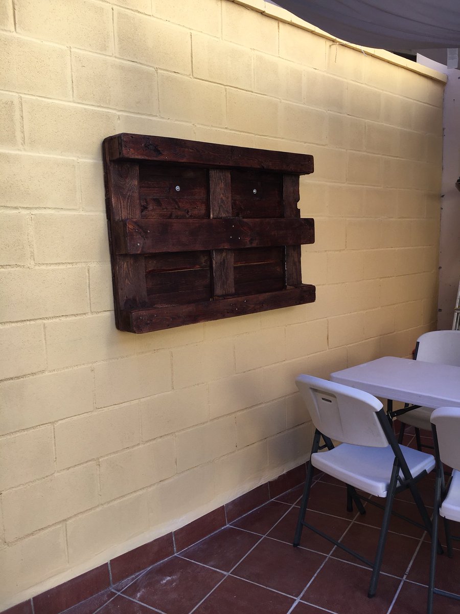 rausan79's tweet image. Ya tengo mi macetero palets preparado para mis plantitas aromáticas #huertourbano #plantas #echoamano #huertoencasa #huertoecologico