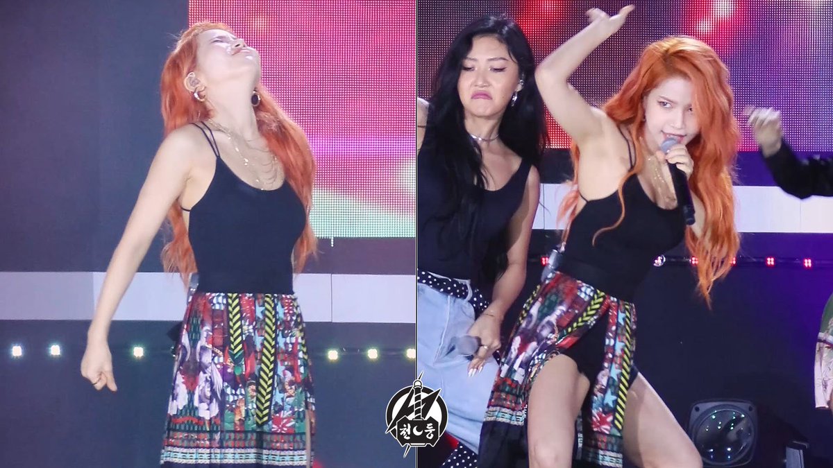 thorjini's tweet photo. 180724 #마마무 #솔라 직캠 '#잠이라도자지 + #너나해' #SleepInTheCar + #Egotistic #MAMAMOO #Solar Fancam #THESHOW #대진해수욕장 #영덕 By #천둥
https://t.co/te2RVL6oZ1
https://t.co/XHXAVrjCAV https://t.co/61UOkzFbio