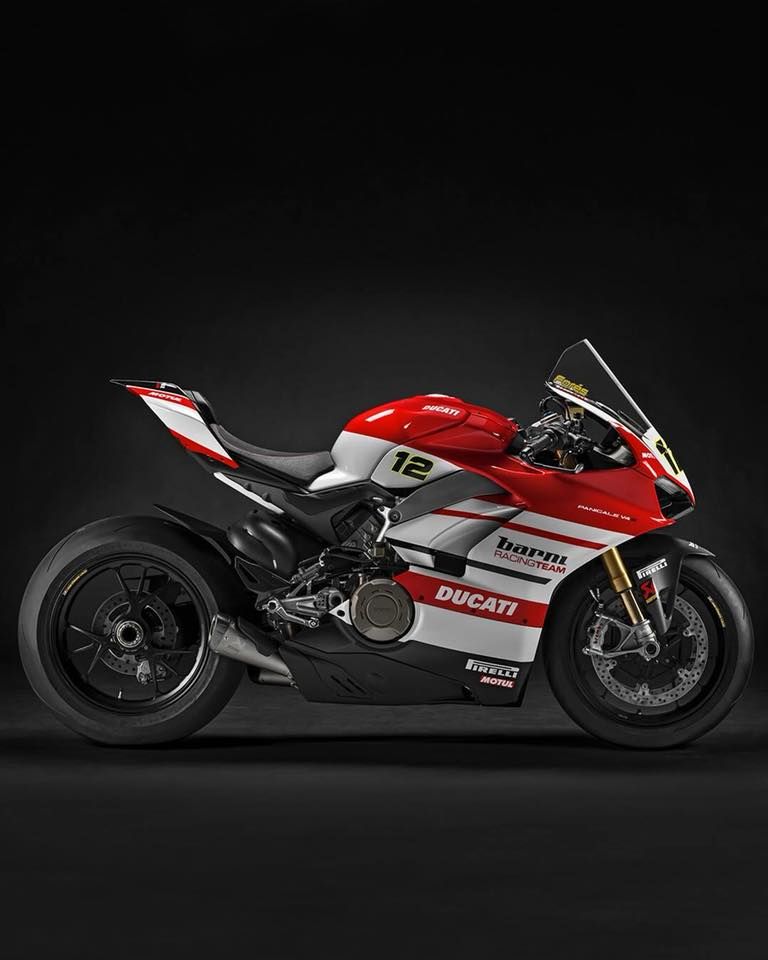 DucatiFrance's tweet photo. Le Panigale V4 S (livrée exclusive) que @XaviFores a piloté durant la Race of Champions est maintenant mise aux enchères sur: https://t.co/eWWpWxiERJ
#Ducati #WorldDucatiWeek #WDW18 https://t.co/awvdJ9RoDF