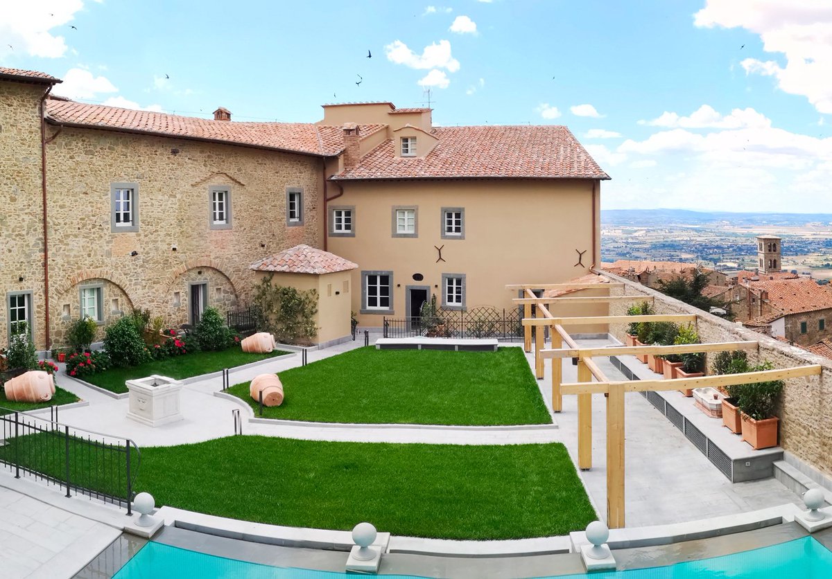 MonasteroCorton's tweet photo. Monastero di Cortona Hotel &amp; Spa: all the charm of Tuscany with its panoramic views, flavours and architectural beauty https://t.co/q78S8NG74U #monasterodicortona #hotel #newopening #cortona #tuscany #luxuryhotel #pool #view #garden #amphorae #italy #hotels #tuscanyhotel https://t.co/X9OFvjeCOQ