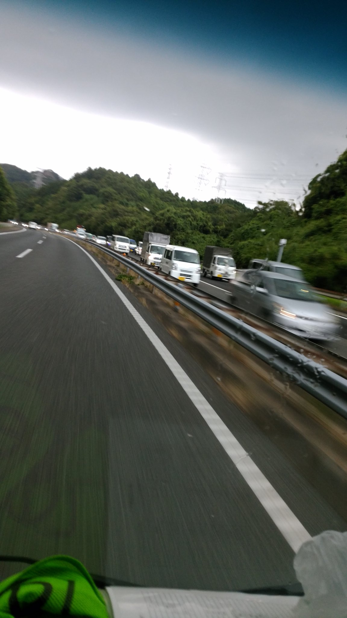 画像 3km圏内横横 下り方面 で3回事故道路封鎖れてこの渋滞 みんな高速だからってスピードそんな出しちゃダメよ T Co Ekn4oemjec まとめダネ