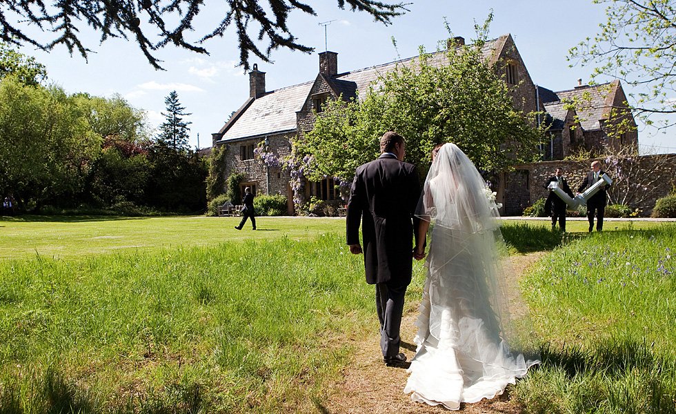 Hello September! 

Who's having their wedding in September?