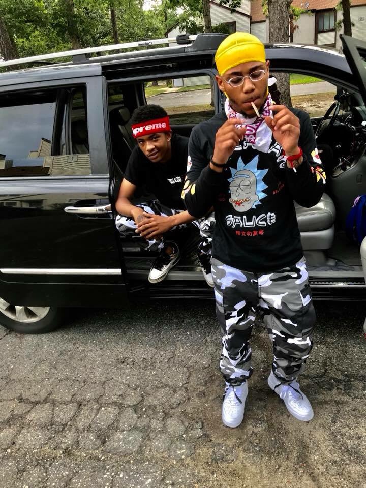 HoochHefner's tweet photo. Fuck up ah bag ima get to a bank😎💥 https://t.co/TQExYTbkE8