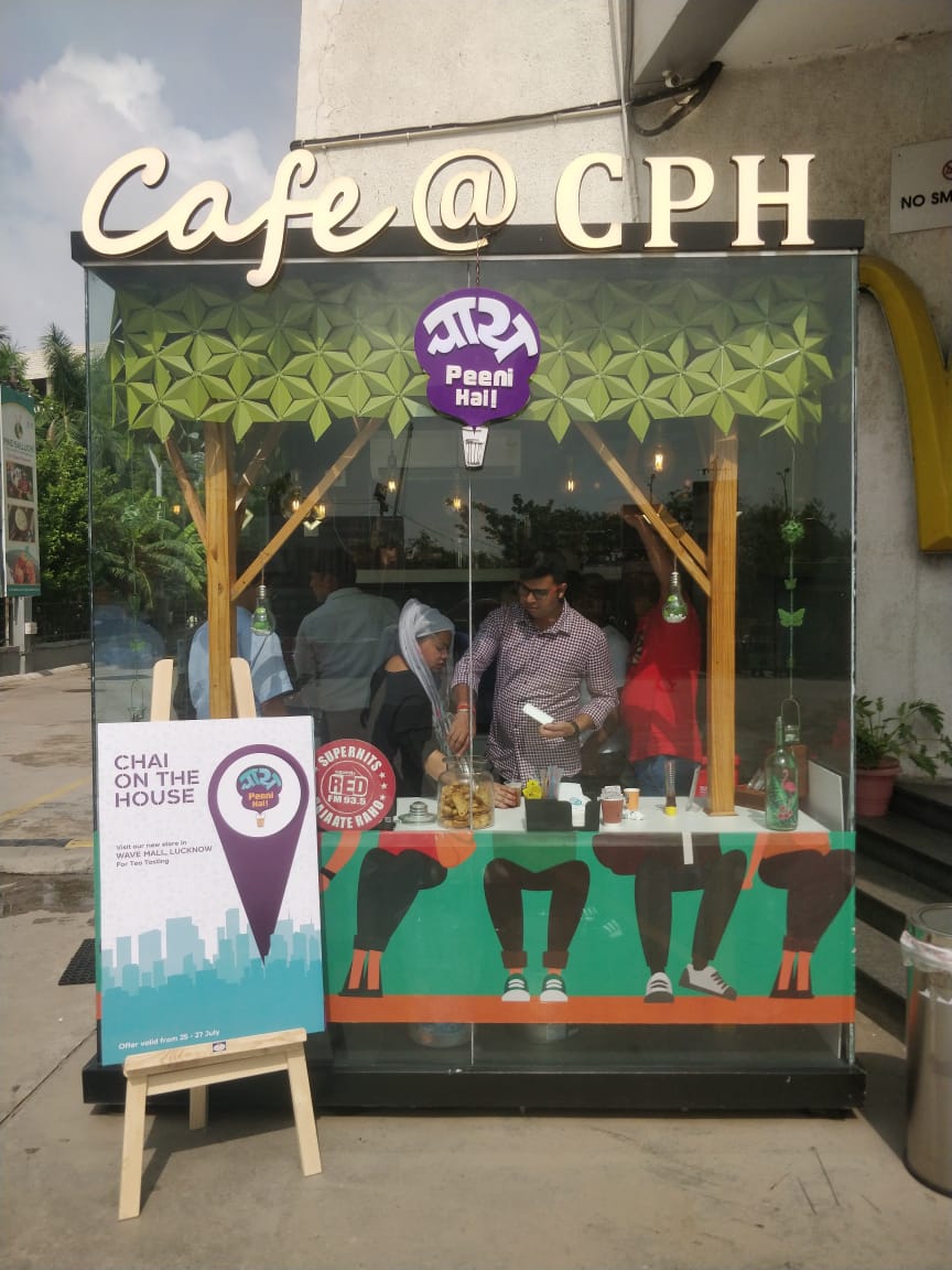 ChaiPeeniHai's tweet photo. Enjoy your favourite cup of chai with mouth watering snacks . NOW BREWING CHAI at @wavemall Lucknow . CHAI ON THE HOUSE 25th - 27th july ... GRAB UR CUP https://t.co/IpN7DeIOiK