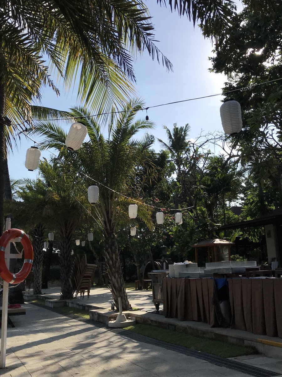 MacRoss00256's tweet photo. Whatβs the difference between satellite systems and IC? Less wire, more control! #simplicity The Only One of Itβs Kind! @RainBirdGolf #RBICFunFact #Bali https://t.co/LFoh7O66UF
