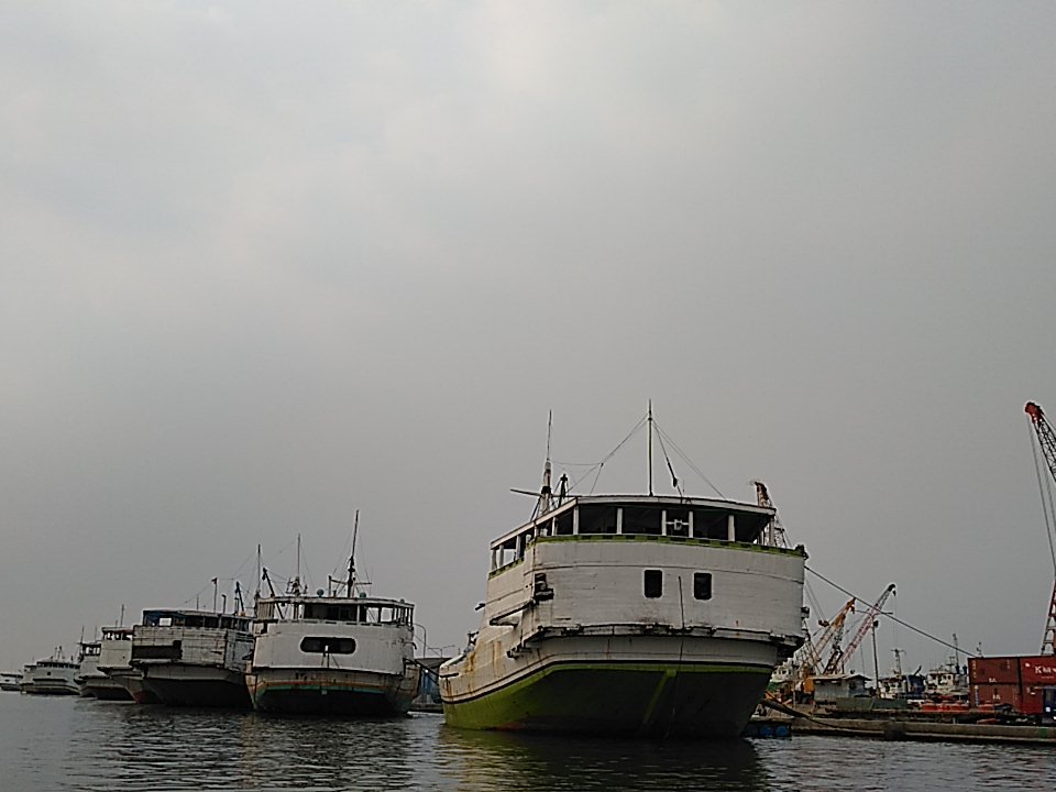 Suasana pelabuhan sunda kelapa sore ini, #walkingtour #astonmarinaancol