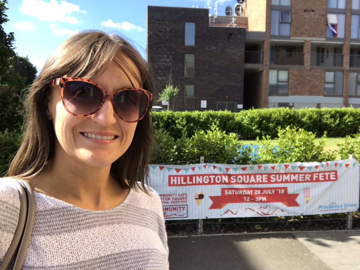 As well as building new communities, we love helping existing ones too, here's Sasha dropping off some raffle prizes for this weekend's Hillington Square Summer Fete ow.ly/KdFJ30l6Ncp #KingsLynn #Norfolk