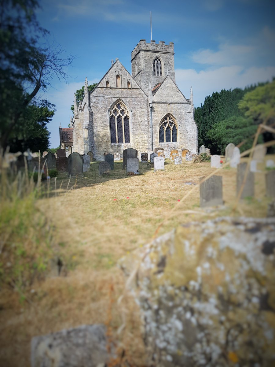 tvp_mk's tweet photo. #C3067 - Looking a bit dry and parched @ All Saints in MK Village.
Its another warm week, but resist the temptation of leaving windows open when you go out, shut downstairs ones at night & ensure doors are secured when going to bed. ๐ฎ
Stay Safe - Stay Hydrated #MKSouthNHT https://t.co/BDT31vDWNk