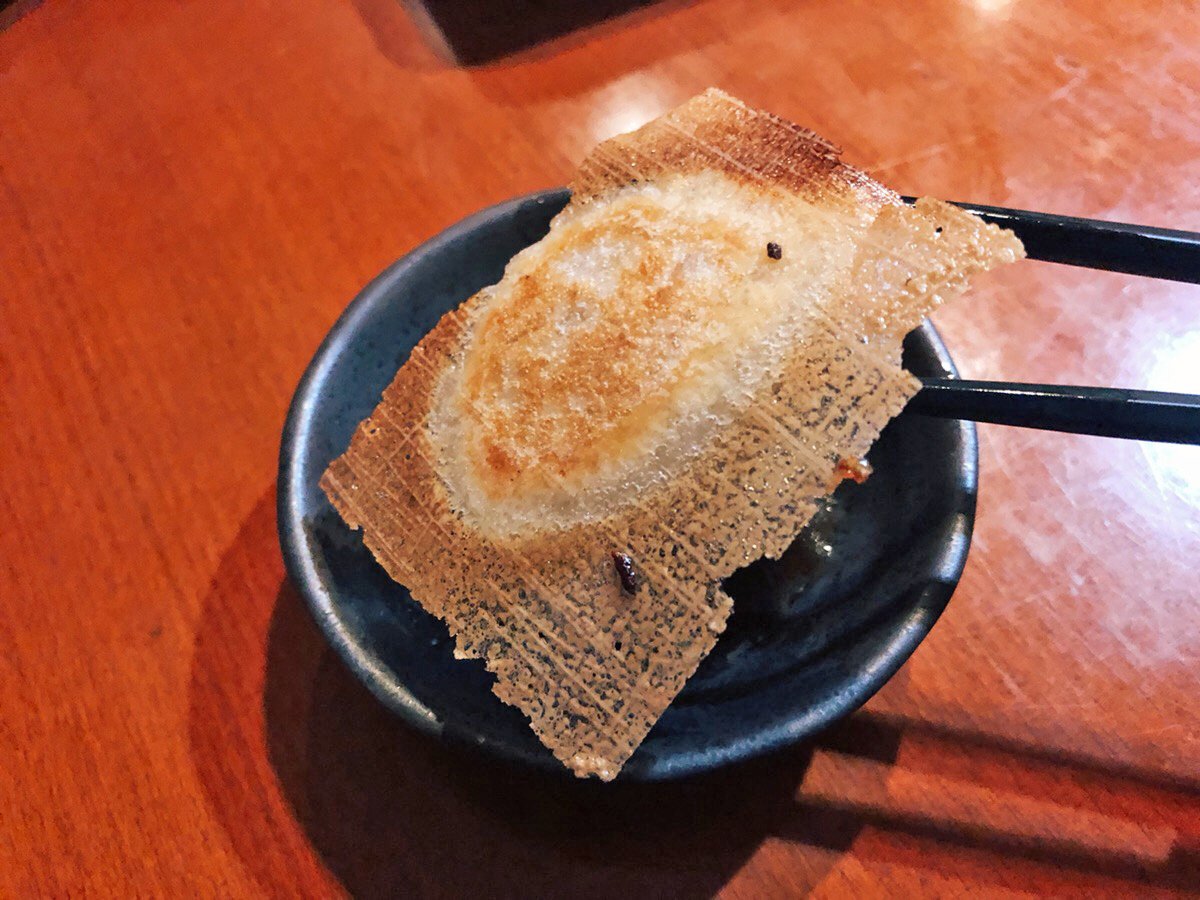 muni_gurume's tweet photo. 【和合餃子】
@東京 岩本町

数十種類もの出来立てジューシーな餃子の食べ放題を堪能できるお店
焼き餃子や水餃子が食べ放題で、焼きたてパリパリの餃子を食べまくる事が出来ます🎶
フカヒレ餃子、ホタテ餃子、カニ餃子、真っ黒な黒餃子など珍しい餃子も食べ放題❗
食べ放題は3人から注文可能です✨ https://t.co/VotqMHQlDN