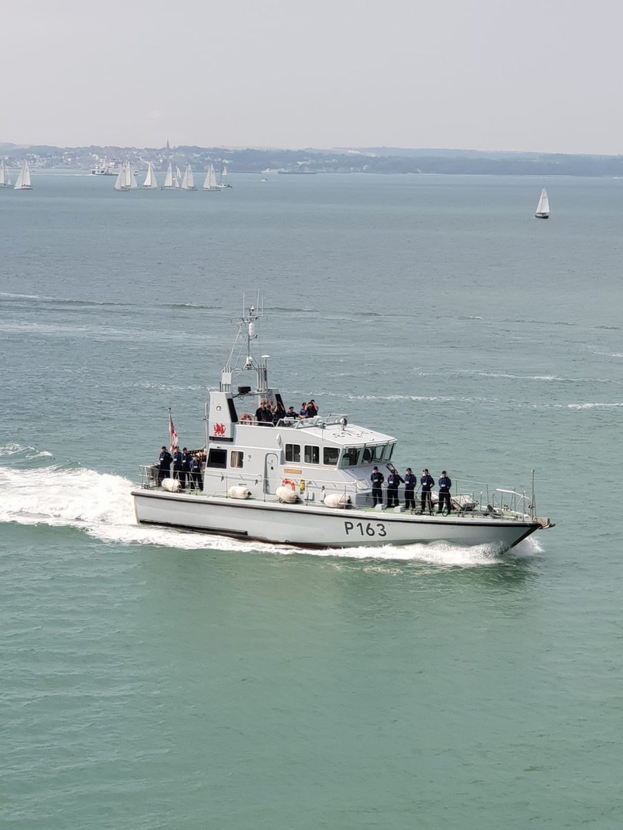 After nearly 4,000 nautical miles, including 6 countries and 18 port visits, EXPRESS returns home from a 2-month deployment to the Baltic. And what better way to finish the deployment off than a families day in the Solent! @WalesURNU <a href="/HmsDasher/">HMS Dasher</a> #1PBS