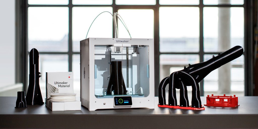 Ultimaker's tweet photo. Last week, we shared our material guide, which includes all the information you'll need to always choose the right filament for each #3Dprinting project: https://t.co/rjN3BPkqWO https://t.co/AcONTYDl0z