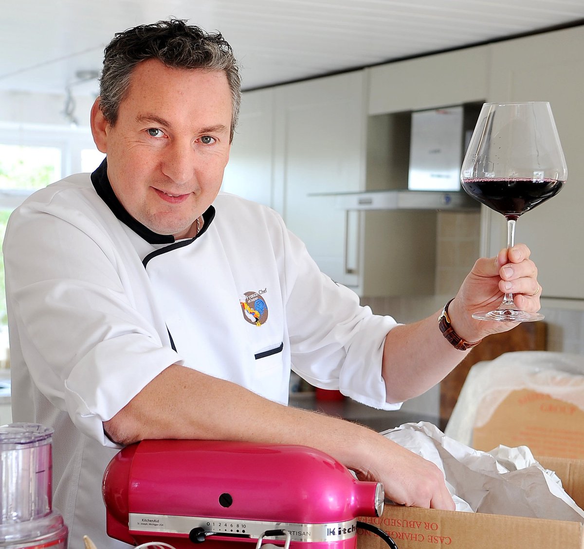 It's a celebration of all things Wine and Cheese today.   I've recommended some of my favourite pairings from  on my latest blog - à votre santé!
frenchchefathome.com/celebrate-wine…
#WineAndCheeseDay #wine #winelover #cheese
#cheeses #chefs #yorkshire