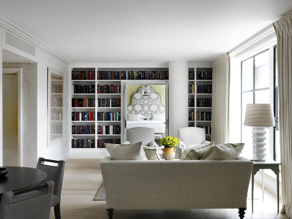 Ham_Yard's tweet photo. #RoomOfTheWeek: A gorgeous light and airy two bedroom apartment with floor to ceiling windows and large terrace at #OneDenmanPlace at #HamYardHotel #beautiful #design #library #apartment #kitkemp #interiors #hotels https://t.co/649qN0Ilrz https://t.co/3E1UEix2Cy