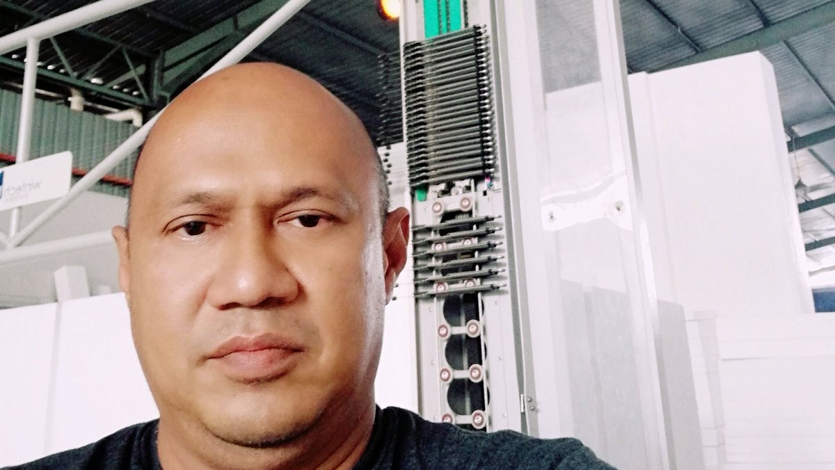 JafniZainal's tweet image. Hari ini dapat melawat kilang pengeluaran foam bagi urusan belian bahan penebat haba untuk projek rumah kontena. #contanerhomes #foam #insulationmaterial #factory