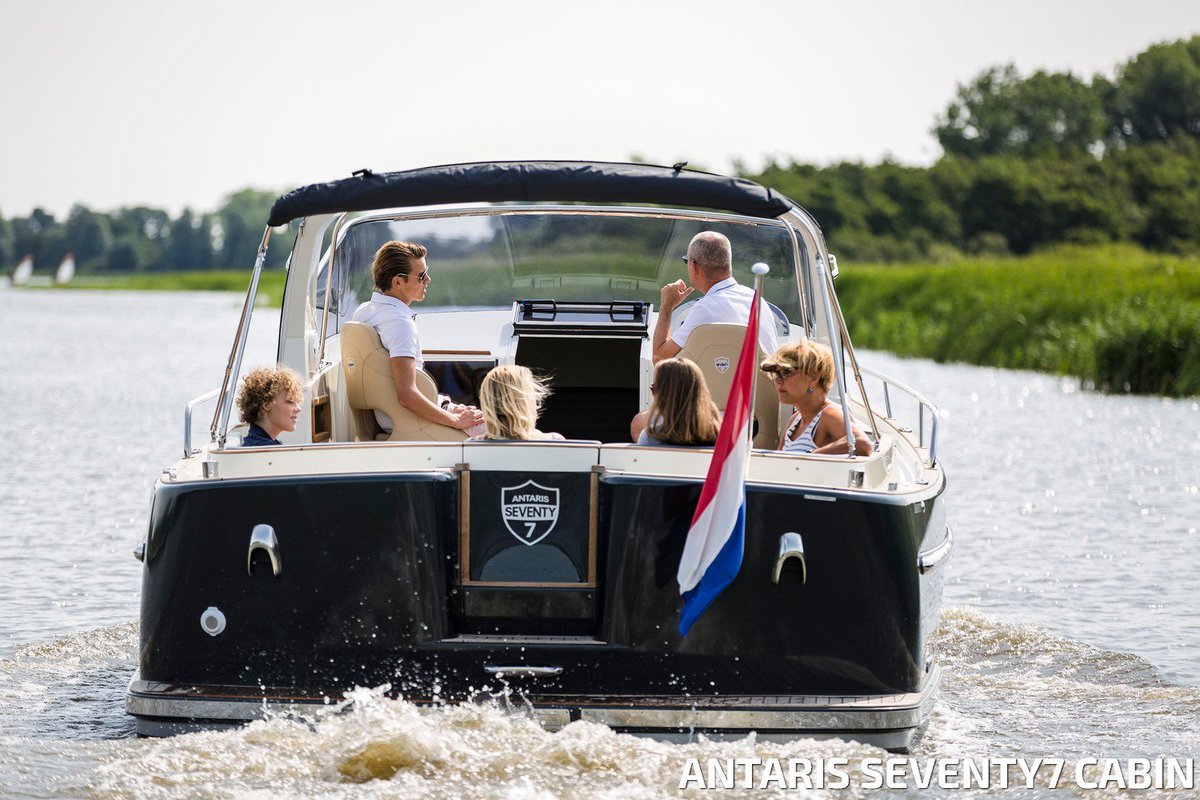 Antarisshipyard's tweet photo. Frisse foto's van de Antaris Seventy7 Cabin op de site 
https://t.co/mRiyqMwqD0 

#fotoshoot #Antaris77 #Seventy7 #cabinsloep #kajuitsloep https://t.co/NYKPvC0YkU