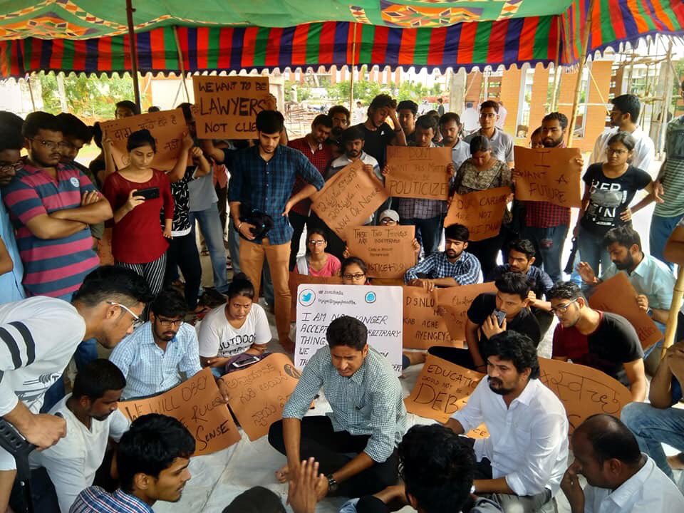 BandaruTDP's tweet photo. Met students of #DSNLU university . 

Who all are protesting against the university Registar and examination system which was newly got into implementation without any notification. 

We gonna take this to @ncbn garu notice and bring justice to these young lawyers . https://t.co/vXYvcIFn1N
