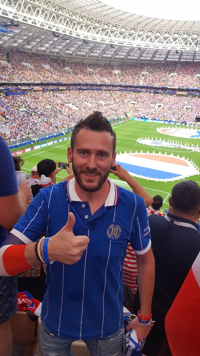 Carre_magique's tweet photo. Merci pour cette photo prise un certain 15 juillet au stade Loujniki #FootballElegance #ChampionDuMonde https://t.co/GfuI6lnYgN