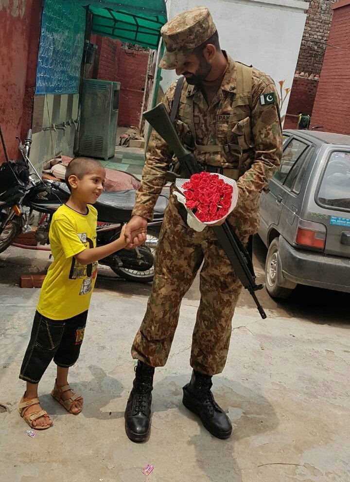 K_Khadija_PK's tweet image. This is the real face Of Pakistan. #Respect #Salutes #PakArmyZindabad 💐 #نکلوپاکستان_کی_خاطر