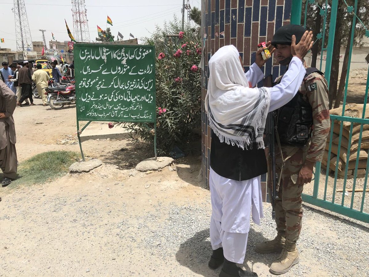 K_Khadija_PK's tweet image. This is the real face Of Pakistan. #Respect #Salutes #PakArmyZindabad 💐 #نکلوپاکستان_کی_خاطر