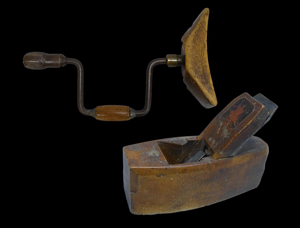 WimbledonMuseum's tweet image. We have plenty of #MusTools we'd love to show you all. We'd like to showoff our racket maker's workshop display. Why not pay us a visit and you can find out how wooden tennis rackets were made!  wimbledon.com/en_GB/museum_a…