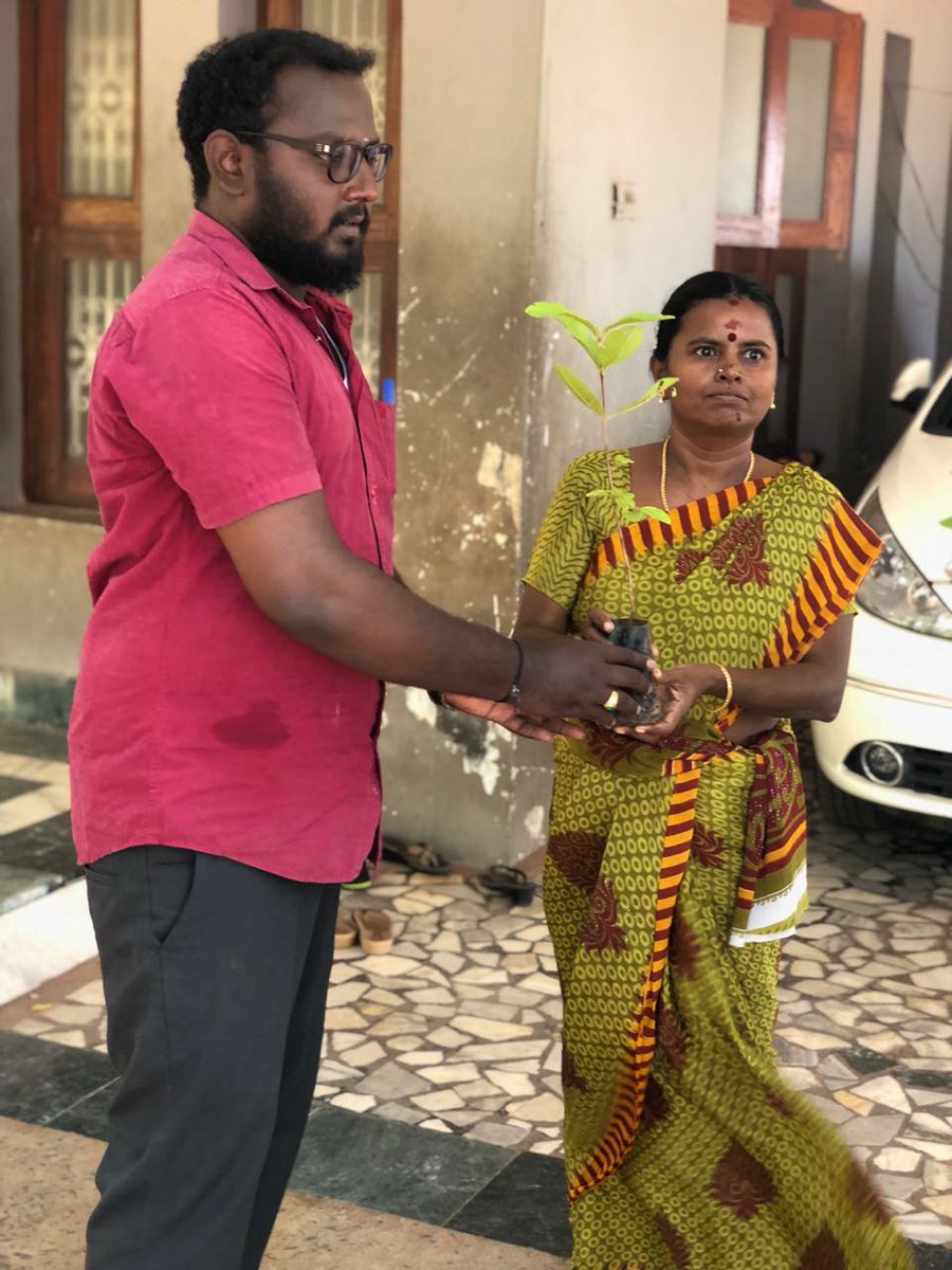 DfcNellai's tweet photo. 8நாட்கள் தலைவர் பிறந்தநாள் கொண்டாட்டம்.# பசுமை திருவிழா #4ம்நாள் இன்று பாளை ஒன்றிய இளைஞரணி சார்பில் மாநகரத்தில் முதற்கட்டமாக  பல்வேறு இடங்களில் மரக்கன்று,மூலிகை செடிகள் வழங்கப்பட்ட விழாவில் நெல்லை மாவட்டம் தனுஷ்ரசிகர் மன்றம்@dhanushkraja @DhanushismKK @vinod_offl https://t.co/9IelVVCy5f