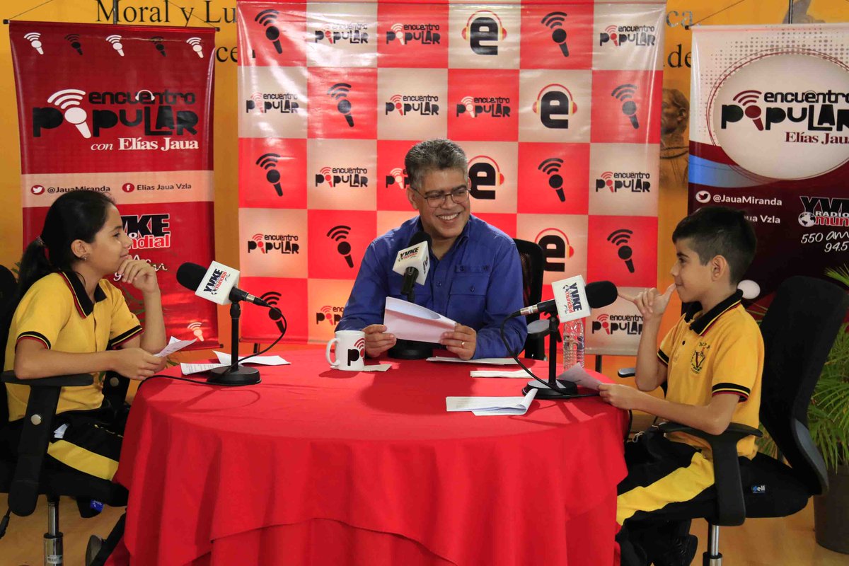 Ya inició por @YVKE_MUNDIAL un programa muy especial de #EncuentroPopular en su emisión N94 en homenaje a El Libertador Simón Bolívar, programa a tres voces donde <a href="/JauaMiranda/">Elías Jaua</a> comparte la conducción con Ariadna Vivas y Eymar Jiménez de Radio Talento del Táchira
