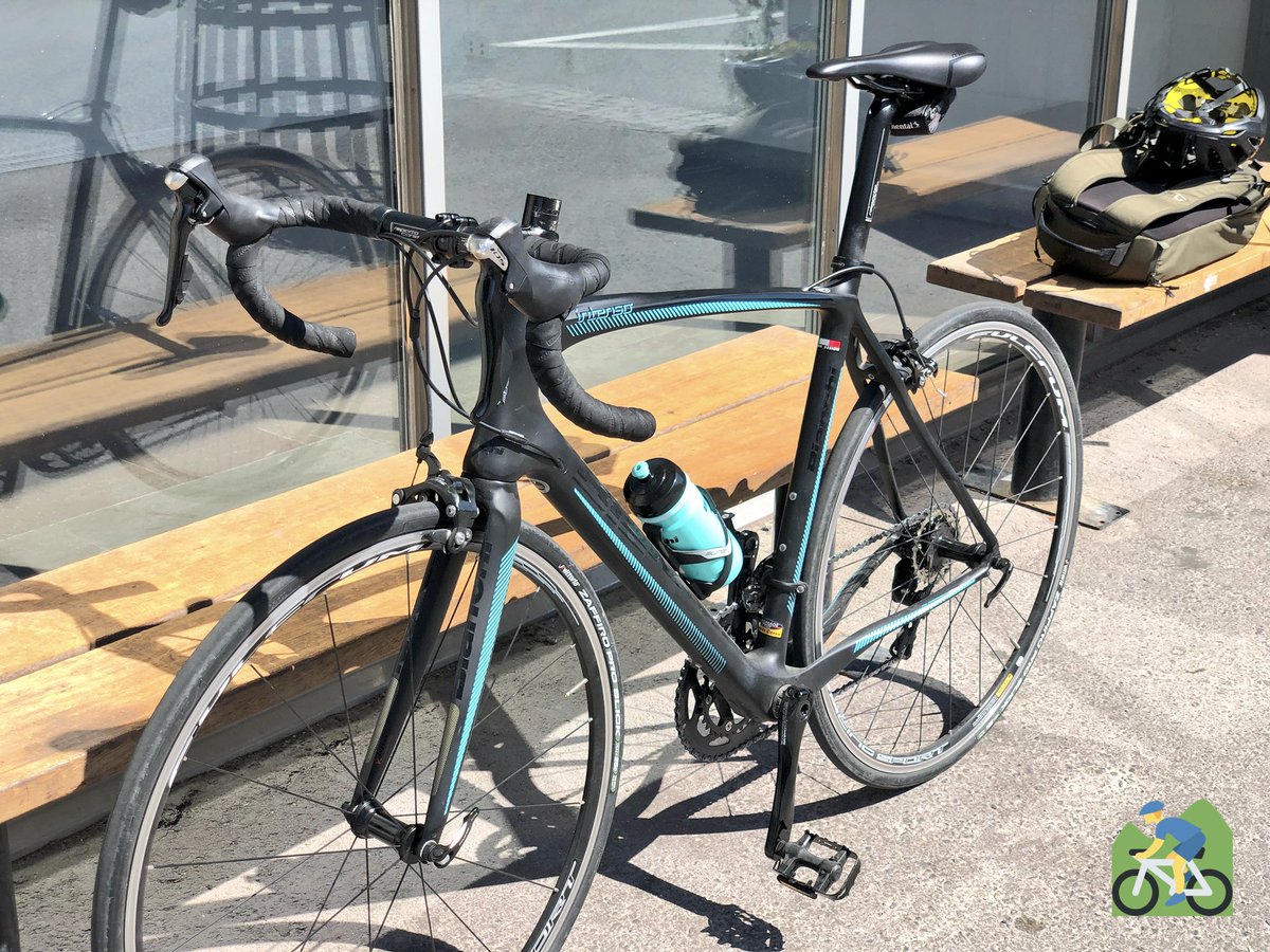 LarsLindberg10's tweet photo. Klockan 15.00 i TV12 kör vi igång den kortaste linjeetappen på 30 år i Tour de France. 65 km grillande med tre brutala klättringar i Pyreneéerna.
Jag värmde upp med något liknande minus klättringarna imorse. Uppvärmd och klar. #tourdefrance #letour #tdfswe @TV4Sport @cmoresport https://t.co/HDGO47cx9o