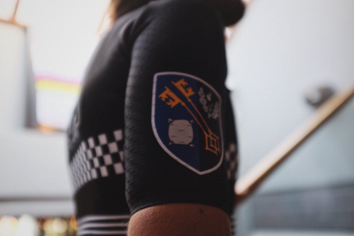 GIRO_Cycles's tweet photo. #newkitday | We've teamed up with our good mates @attaquer for a super-limited release shop kit for 2018 💯 | A modern twist on a traditional style, with Surrey's Coat of Arms to put our location on the map! We love it & know you will too! | #ridewithmates #beyouralterego https://t.co/A4Hxt6gvgs