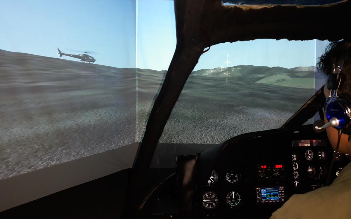 PauloBomfim14's tweet photo. 1º BAVEX, com o apoio de pilotos do 3º e 4º BAVEX, participa da Op Trovão, exercício de simulação virtual e construtiva da Aviação do Exército, na divisão de simulação do CIAVEX #1BAVEX #3BAVEX #4BAVEX #CIAVEX #AvEx https://t.co/7kwGjQKzIA