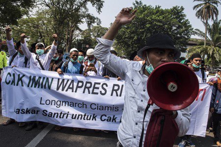 Long March Santri Pendukung Cak Imin Lintasi Bandung metrotvn.ws/8N0V9MEk