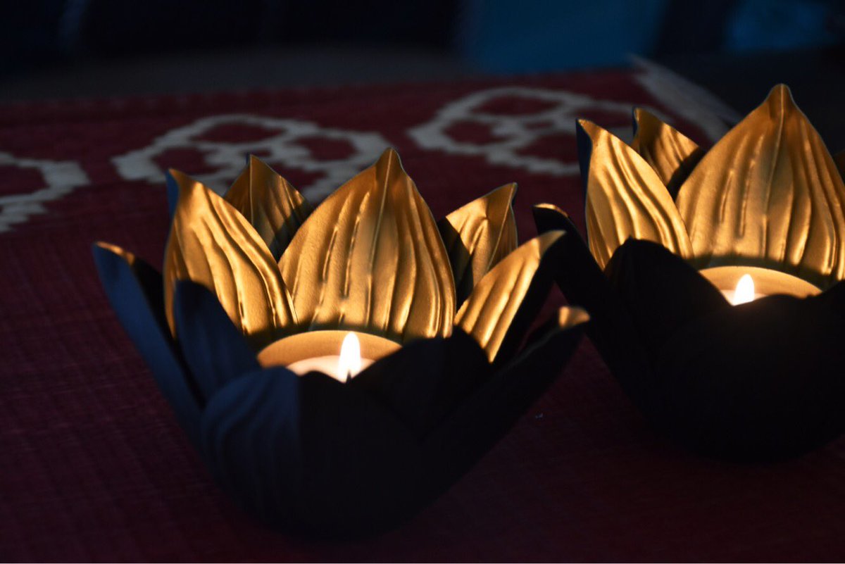 baayadesign's tweet photo. Simple yet elegant brass flower t-lights, with options of a gold or copper finish on the inside, make the perfect gifts for any festival and occasion.
#baaya #brass #flower #tlights #lights #gold #copper #craft #art #indiancraft #makeinindia #antiqueart #festival #gift #gifting https://t.co/MGhN9S7SCM