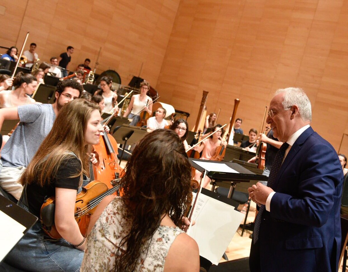 Muchas gracias a los jóvenes y profesores de la Joven Orquesta Nacional de España por el trabajo y esfuerzo. Espero que hayáis disfrutado de estos días en #LaRioja , una tierra acogedora que deseo que os haya servido de inspiración.