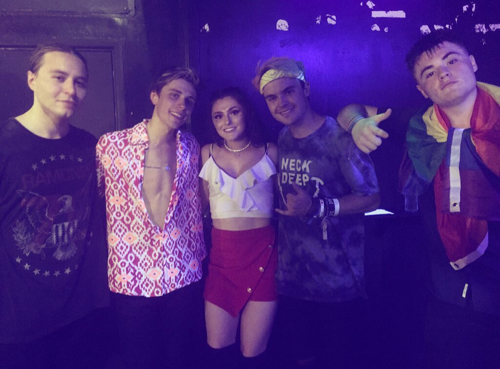 Elliee_Rixton's tweet photo. Your amazing and have such good music taste!! Miss you and your smile 💕 #WeAppreciateChris @chris_offshore https://t.co/uTpCYCrm1n