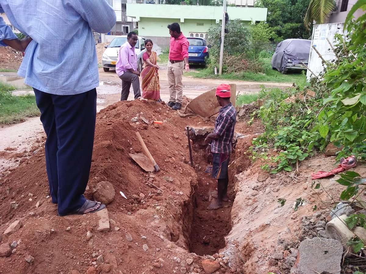 B Ramesh Manager, Father Balaiah Nagar section. (hmwssmgrfbnagar