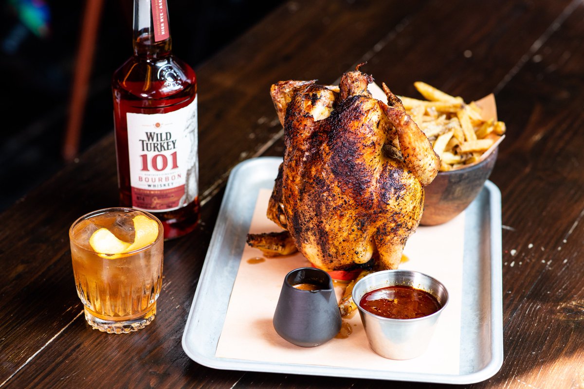 HotBoxLDN's tweet photo. Last night we had another chance to enjoy another chapter of #WildTurkey101s with Wild @WildTurkeyUK!
Join us on August 30th and become a BBQ master by smoking and rubbing meat and making the perfect Wild Turkey 101 Old Fashioned cocktail!
#WildTurkey101s #OldFashioned https://t.co/IuUSvD6gGi