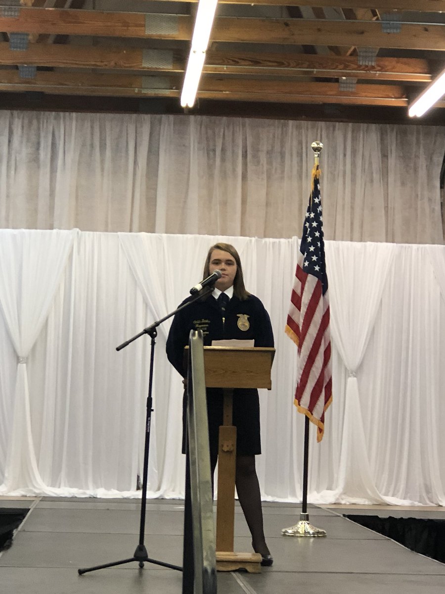 bivensfarms's tweet photo. Cecilia introducing guest speaker at the Meade County Farm Bureau Breakfast @ the #meadecountyfair @melinda_banks @phoneman06 #ffa https://t.co/4K2GvC38gp