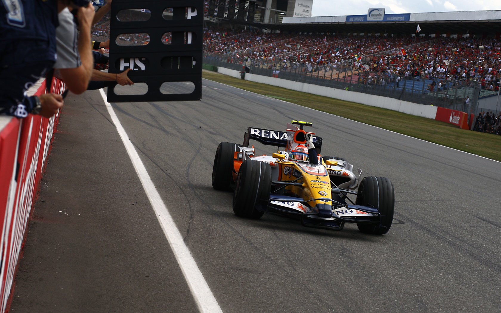 Happy birthday to Nelson Piquet, Jr. 