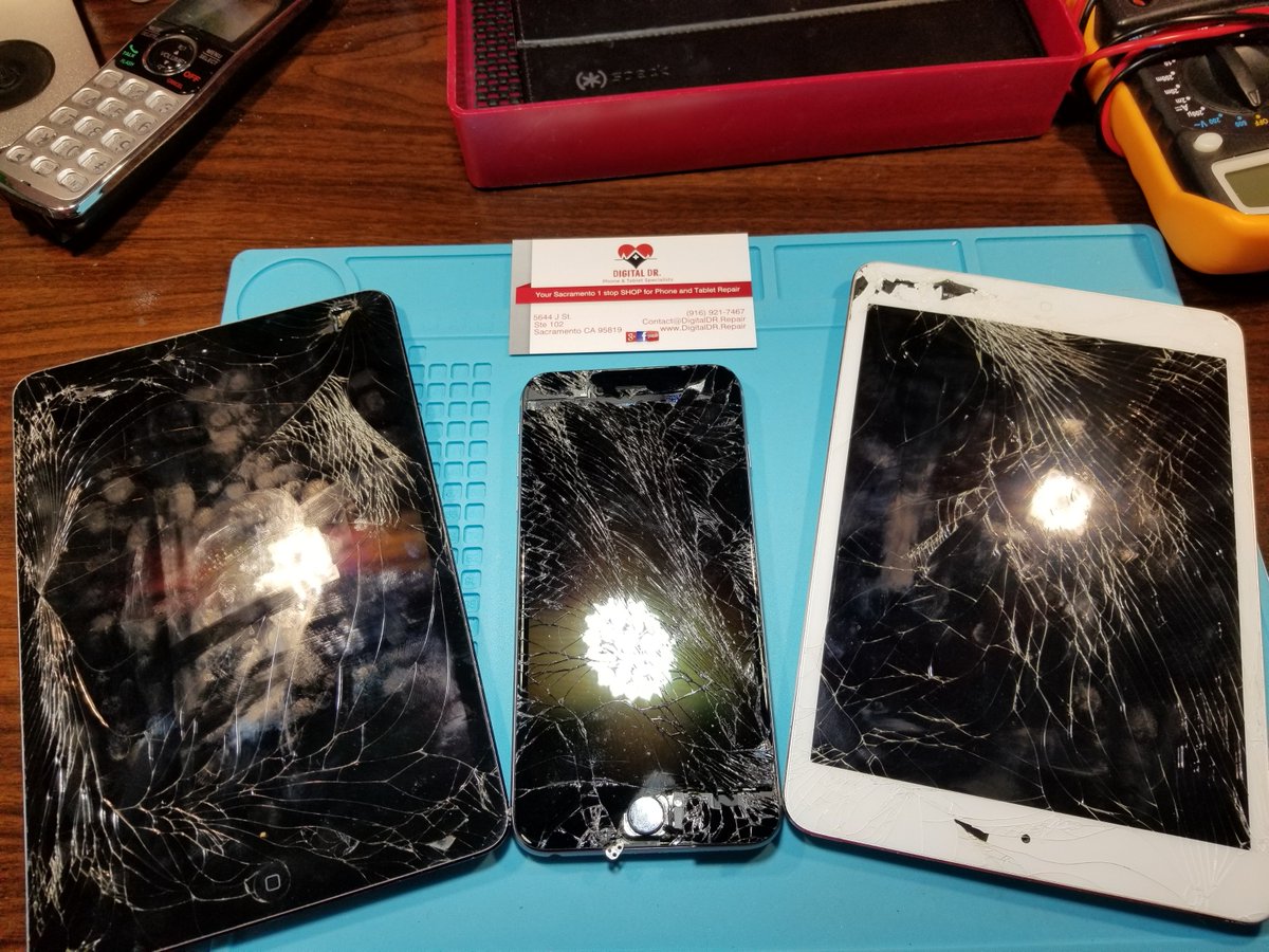DigitalDR916's tweet photo. Do you have an iPad or iPhone that looks like this! Get over to Digital DR to get it fixed so you will be ready for school. @cbfalcons @JesuitHighSac #apple #iphone #ipad #crackedscreen #brokenphone #mobilerepair #techrepair #DigitalDR916 #takingcareofcustomers #nextdoor https://t.co/JLb7IKzqdR