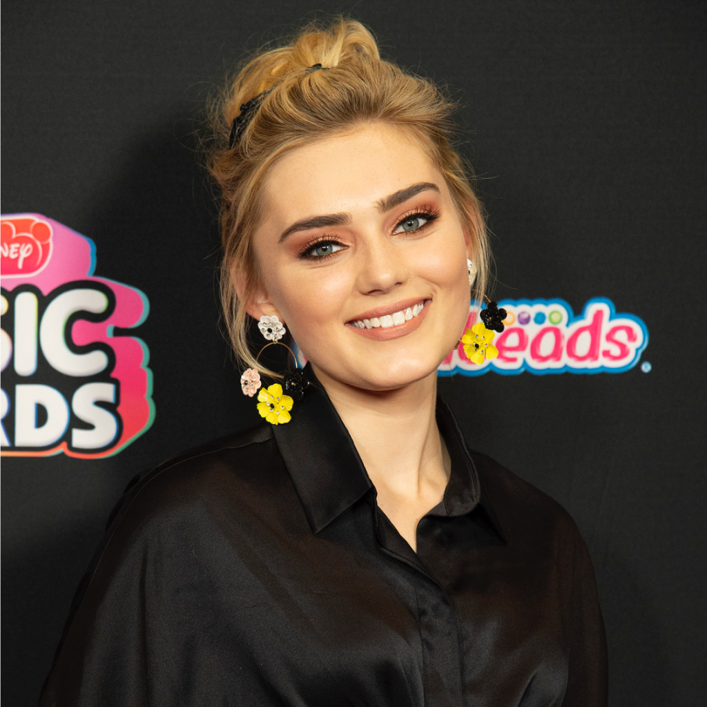 DisneyChannel's tweet image. Happy Birthday @ImMegDonnelly! 🎂