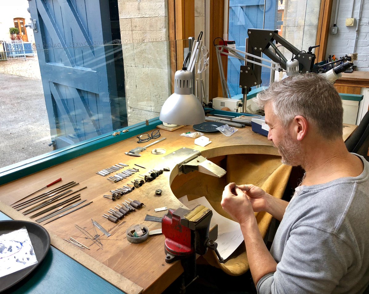FowkesJewellery's tweet photo. A tidy bench; an organised mind; jewellery of exceptional craftsmanship. Every little detail matters. #MasterGoldsmith #jewellery #DavidFowkes https://t.co/tAH0yJrtyD